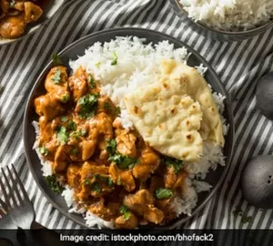 1 Chicken Curry in, 1 rice and 2 Rotis